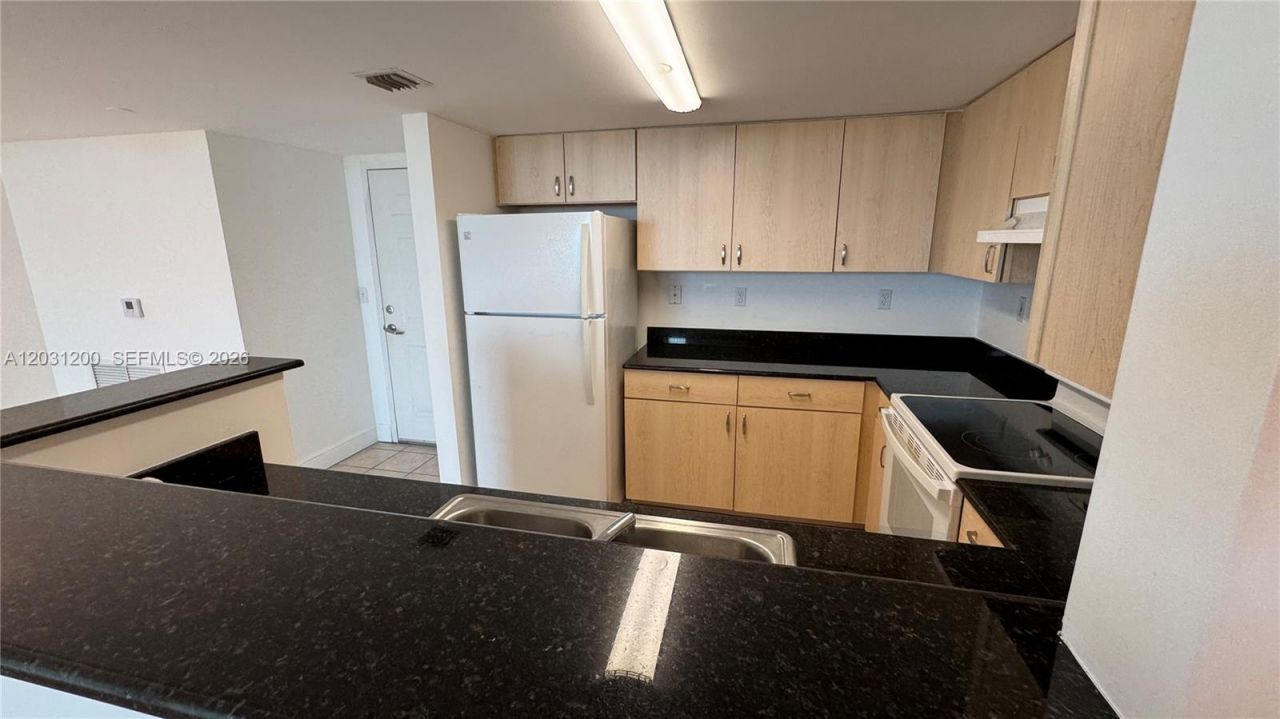3000 Coral Way , Unit 1501, Miami, FL 33145 Photo