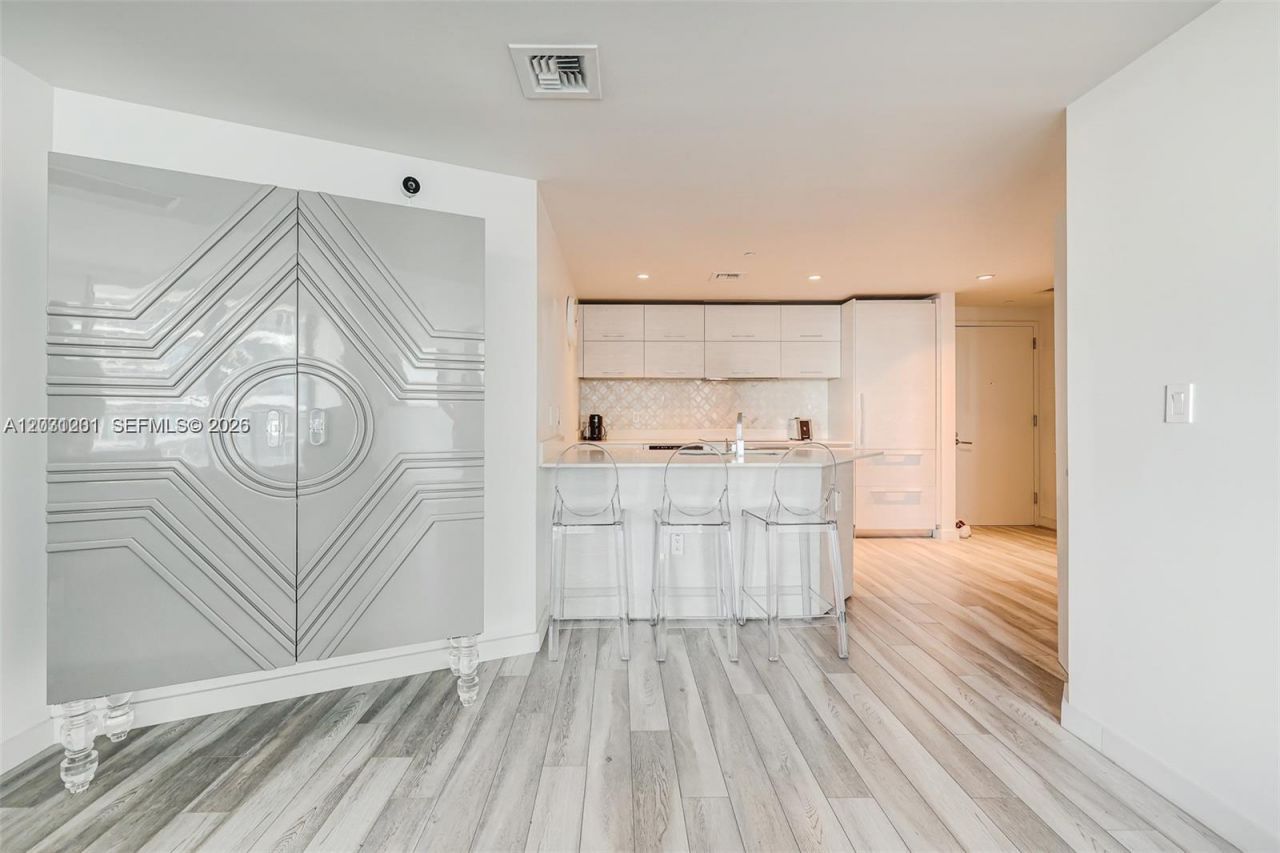 1300 S Miami Ave , Unit 3709, Miami, FL 33130 Photo