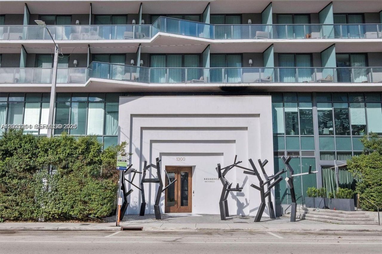 1300 S Miami Ave , Unit 3709, Miami, FL 33130 Photo