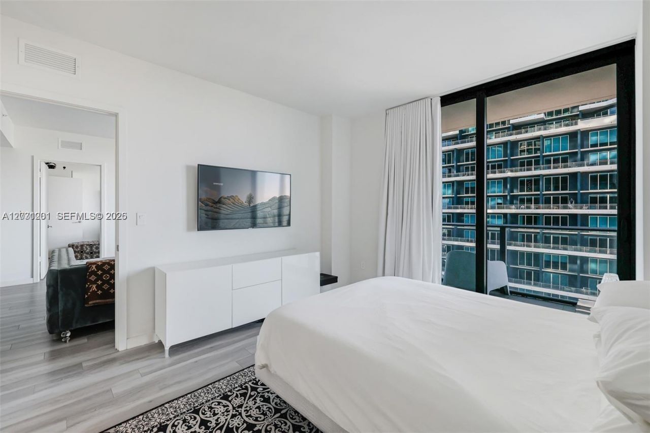 1300 S Miami Ave , Unit 3709, Miami, FL 33130 Photo