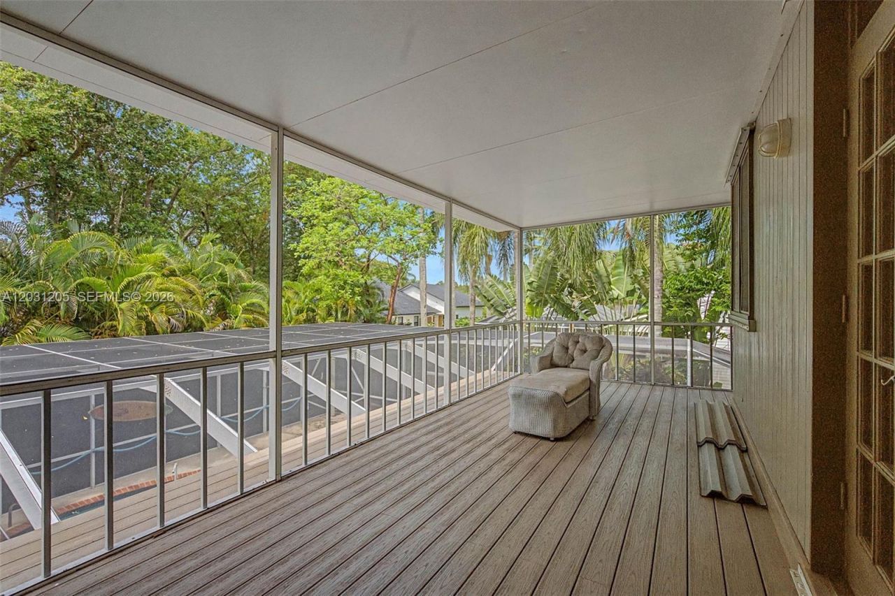 8200 SW 182nd St , Palmetto Bay, FL 33157 Photo