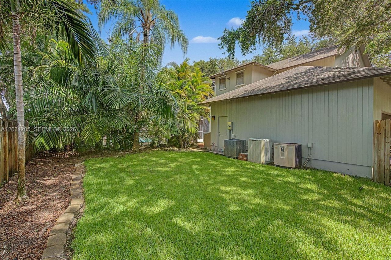 8200 SW 182nd St , Palmetto Bay, FL 33157 Photo