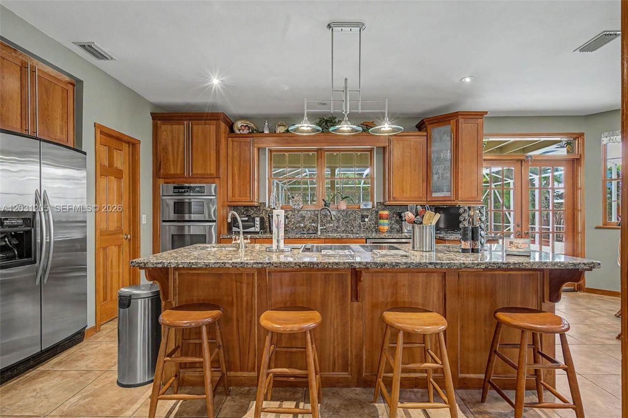 8200 SW 182nd St , Palmetto Bay, FL 33157 Photo