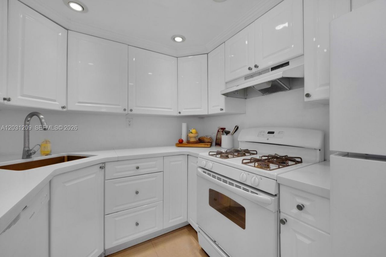 2539 S Bayshore Dr , Unit PH5, Coconut Grove, FL 33133 Photo