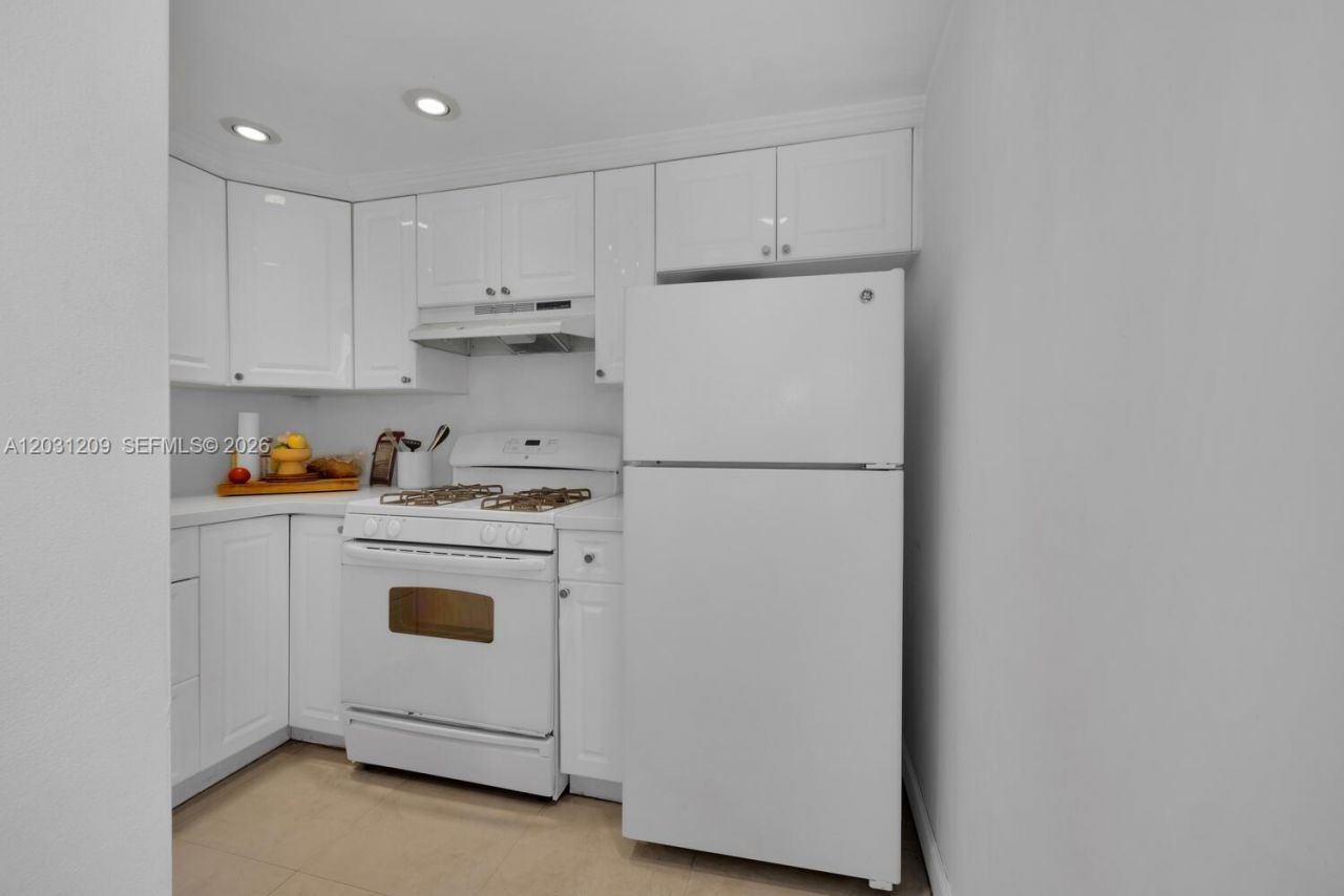 2539 S Bayshore Dr , Unit PH5, Coconut Grove, FL 33133 Photo