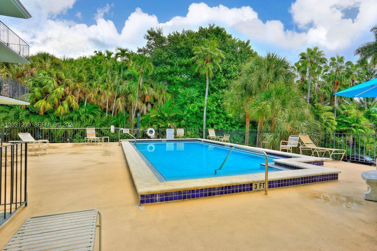 2539 S Bayshore Dr , Unit PH5, Coconut Grove, FL 33133 Photo