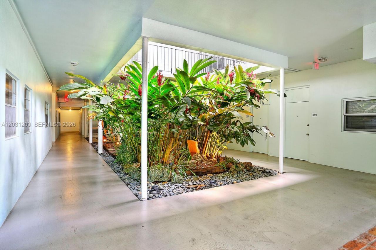 2539 S Bayshore Dr , Unit PH5, Coconut Grove, FL 33133 Photo