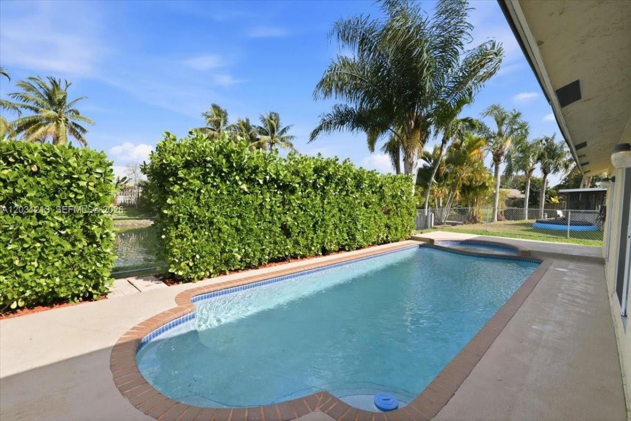 9349 NW 47th St , Sunrise, FL 33351 Photo