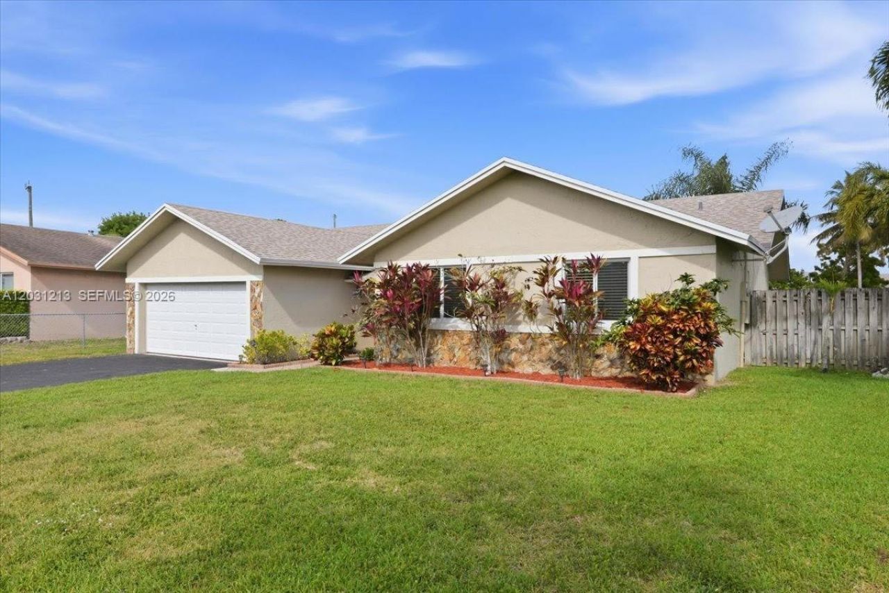 9349 NW 47th St , Sunrise, FL 33351 Photo