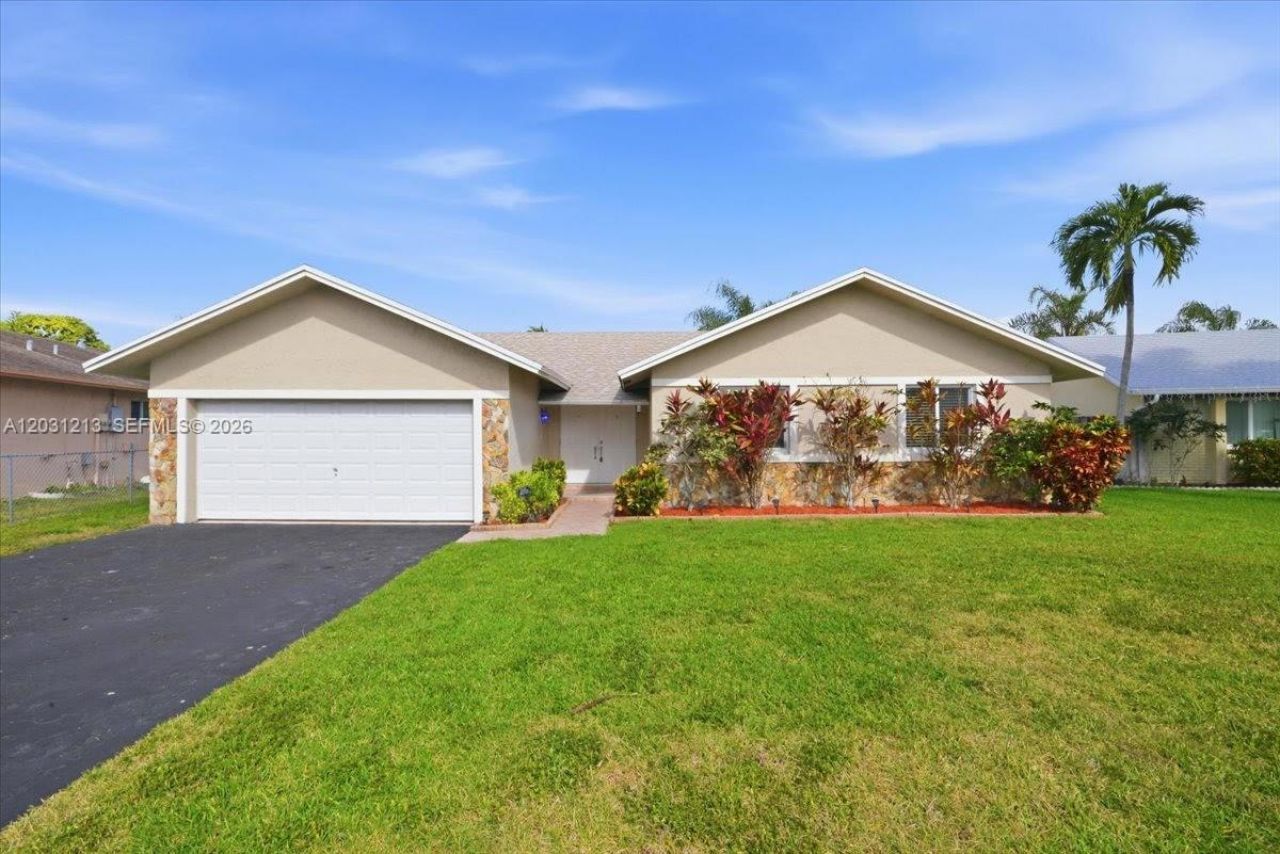 9349 NW 47th St , Sunrise, FL 33351 Photo