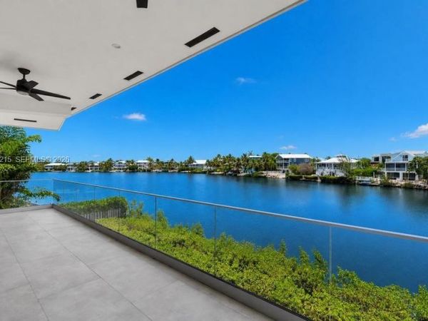 38 N Bounty Ln, Key Largo, FL 33037