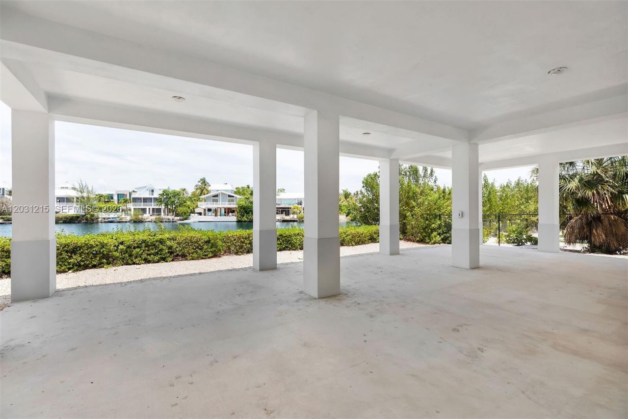 38 N Bounty Ln, Key Largo, FL 33037 Photo