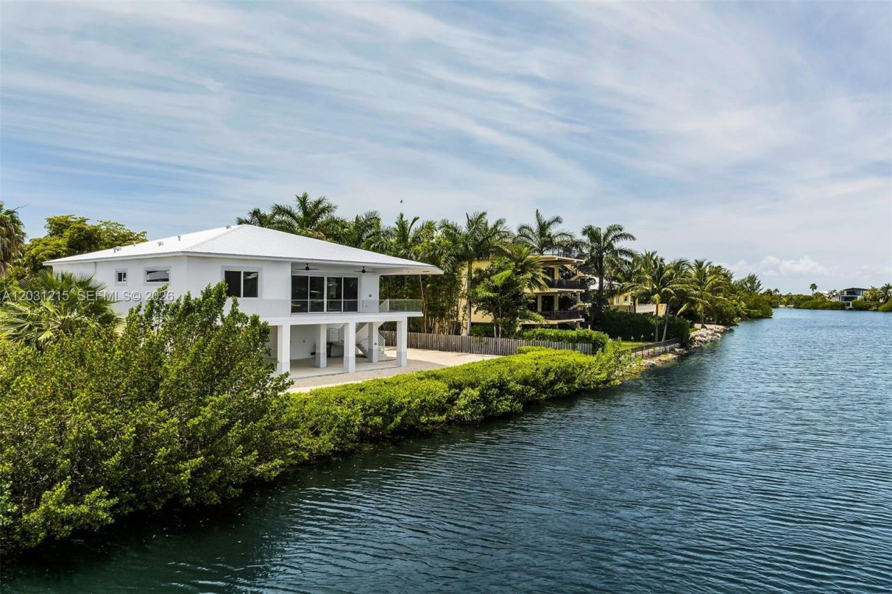 38 N Bounty Ln, Key Largo, FL 33037 Photo