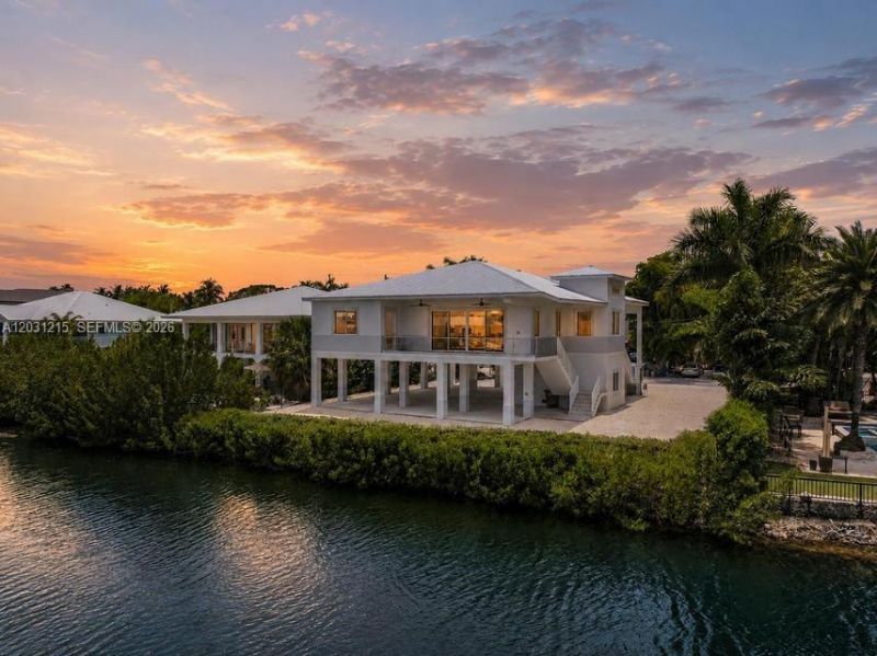 38 N Bounty Ln, Key Largo, FL 33037 Photo