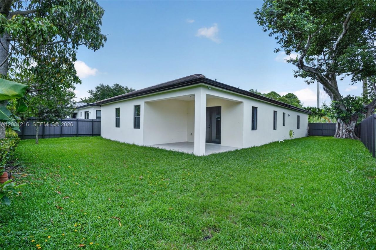 8500 SW 198th St , Cutler Bay, FL 33189 Photo