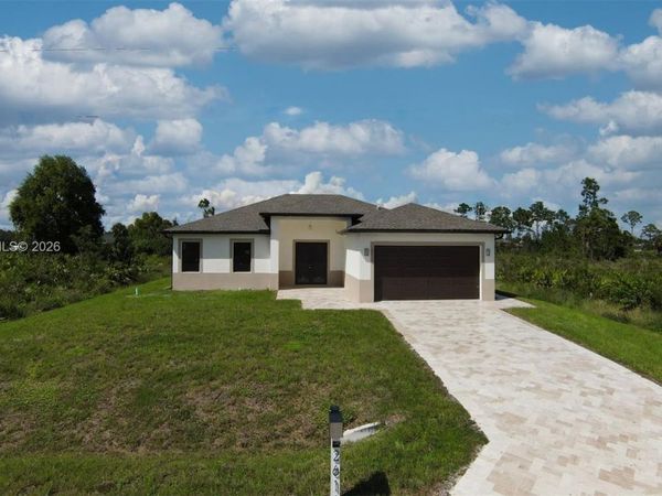 2610 20th west , Lehigh Acres, FL 33971