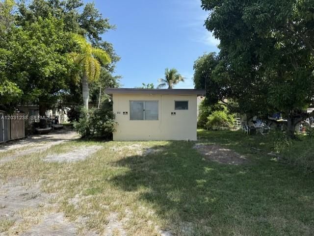 262 SW 9th St, Unit 1, Dania Beach, FL 33004 Photo