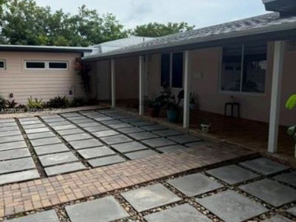 2016 NE 14th Ct , Unit 1, Fort Lauderdale, FL 33304
