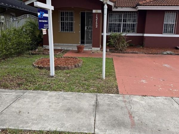 13752 SW 156th St , Miami, FL 33177