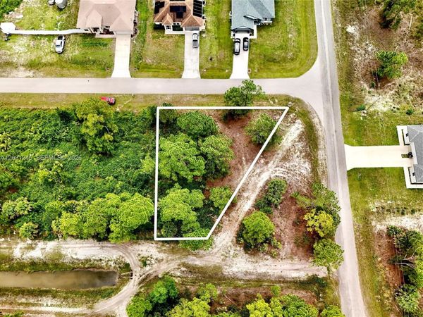 721 PINECASTLE DR , Lehigh Acres, FL 33974