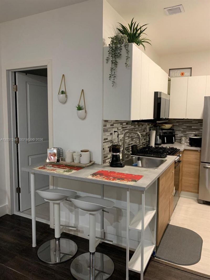 9975 NW 27th Ter , Unit 2, Doral, FL 33172 Photo