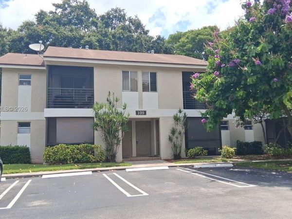 109 Gardens Dr , Unit 202, Pompano Beach, FL 33069