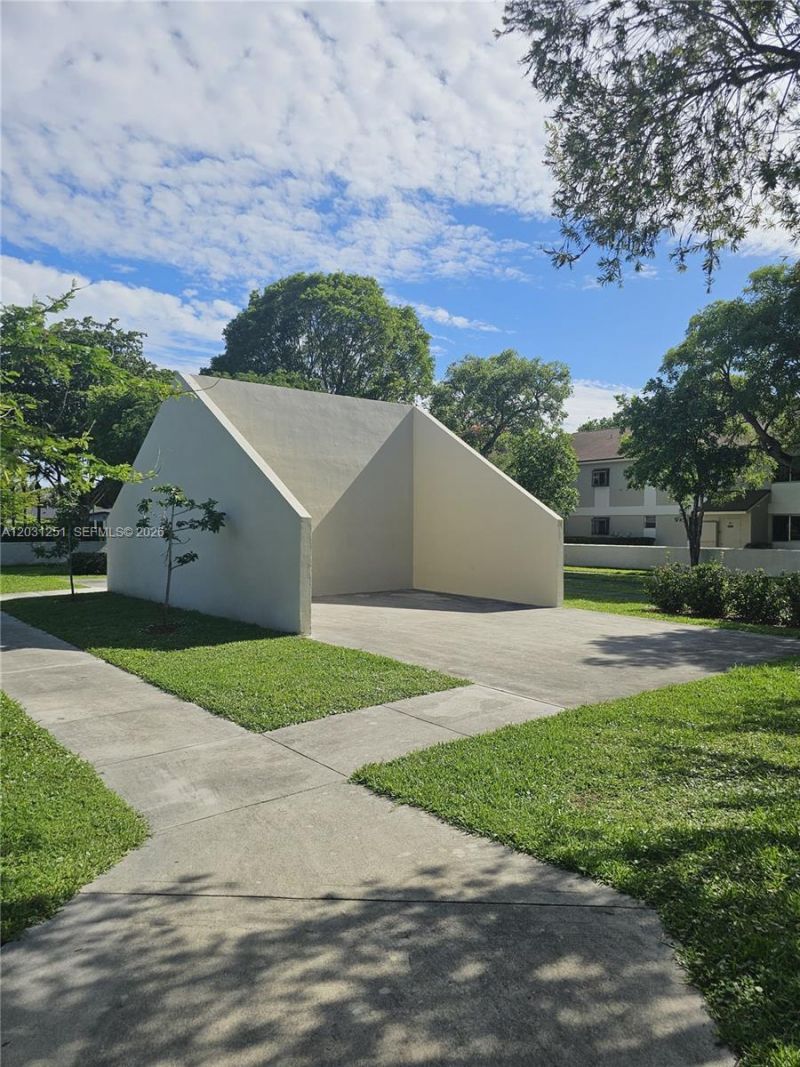 109 Gardens Dr , Unit 202, Pompano Beach, FL 33069 Photo