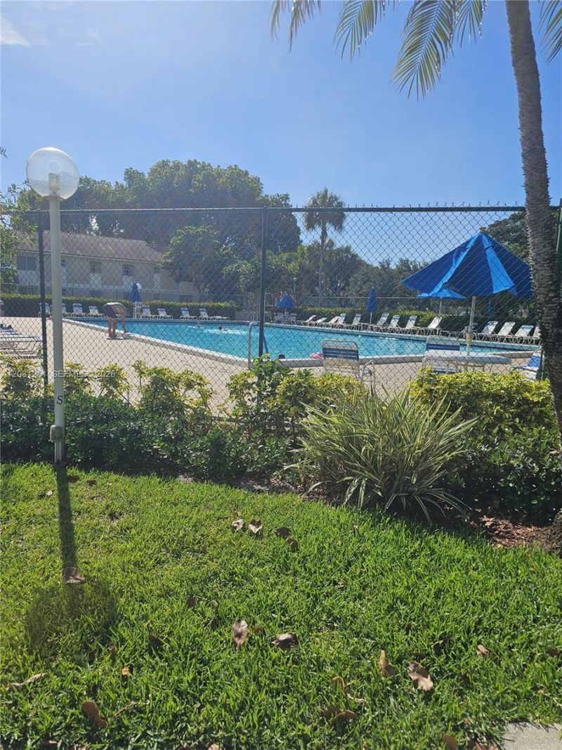 109 Gardens Dr , Unit 202, Pompano Beach, FL 33069 Photo