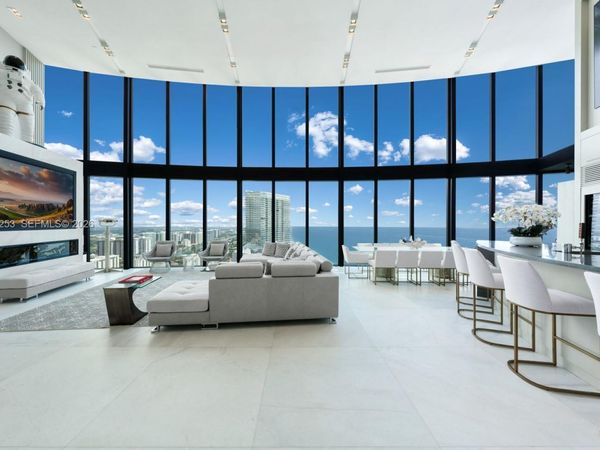 18555 Collins Ave , Unit 4405, Sunny Isles Beach, FL 33160