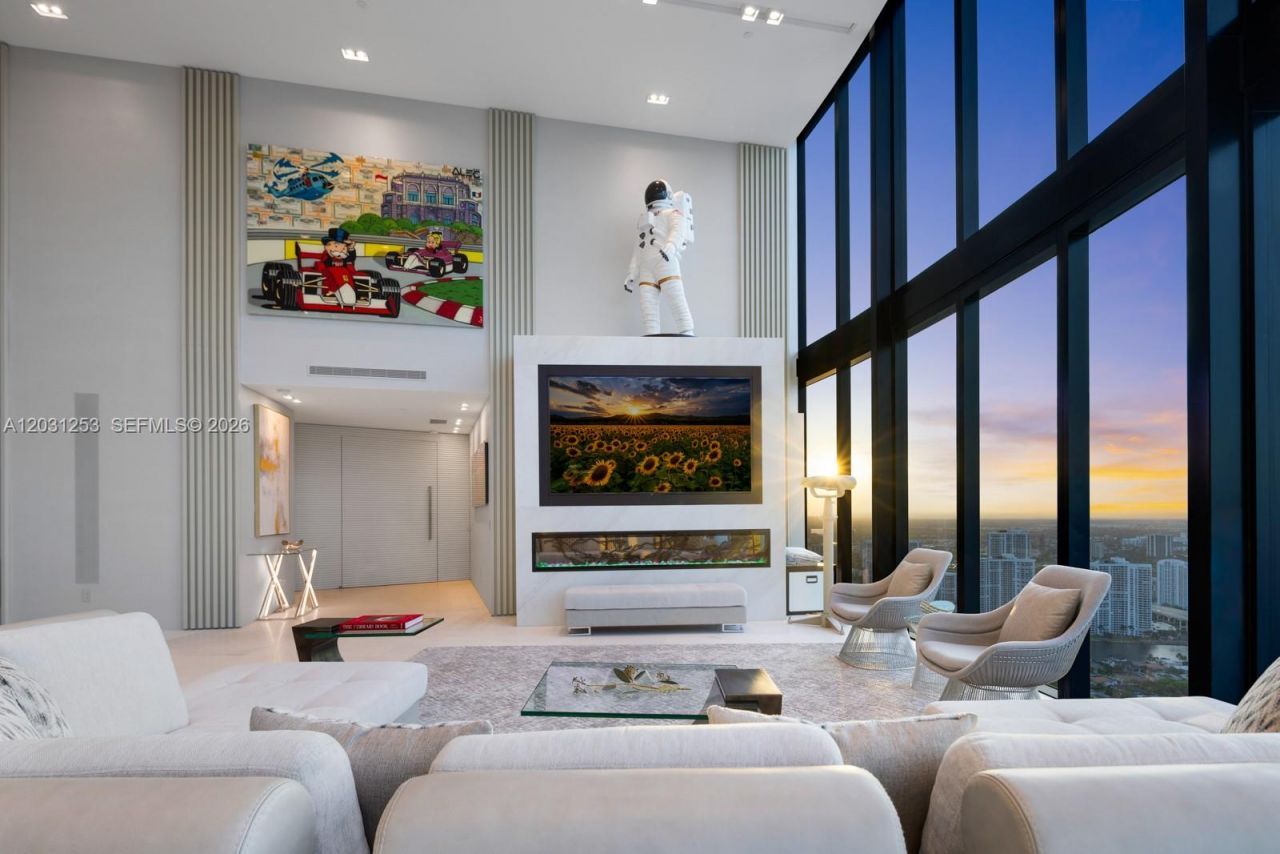 18555 Collins Ave , Unit 4405, Sunny Isles Beach, FL 33160 Photo