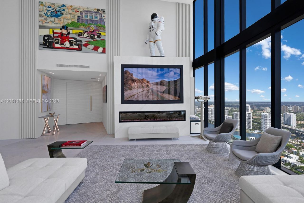 18555 Collins Ave , Unit 4405, Sunny Isles Beach, FL 33160 Photo