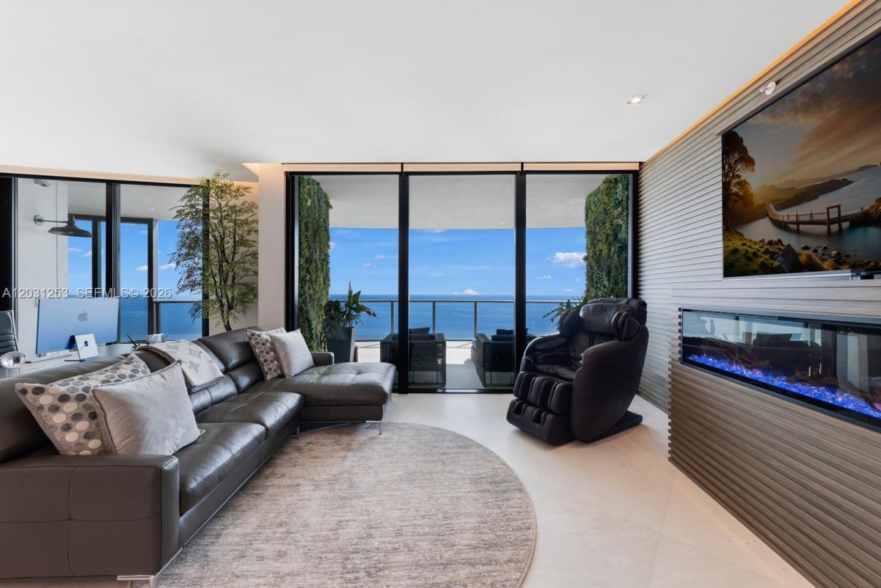 18555 Collins Ave , Unit 4405, Sunny Isles Beach, FL 33160 Photo