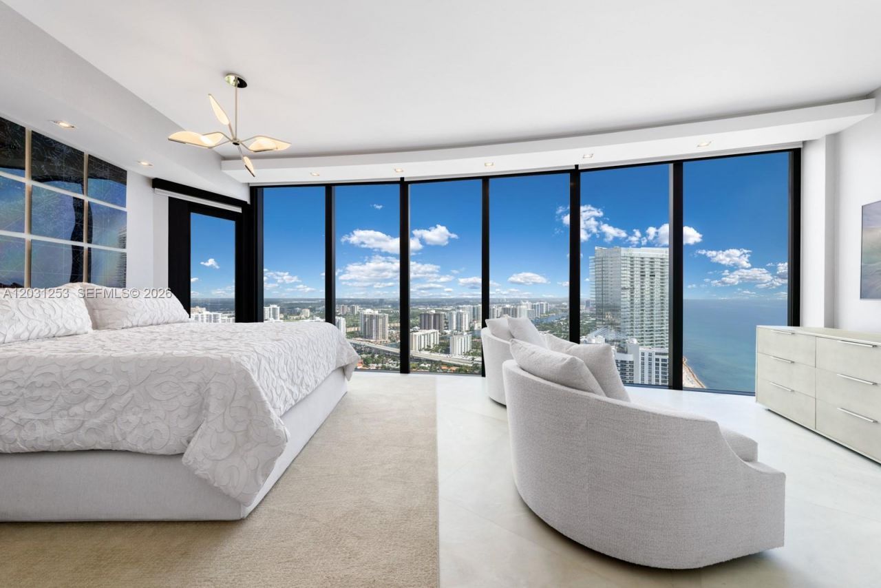 18555 Collins Ave , Unit 4405, Sunny Isles Beach, FL 33160 Photo