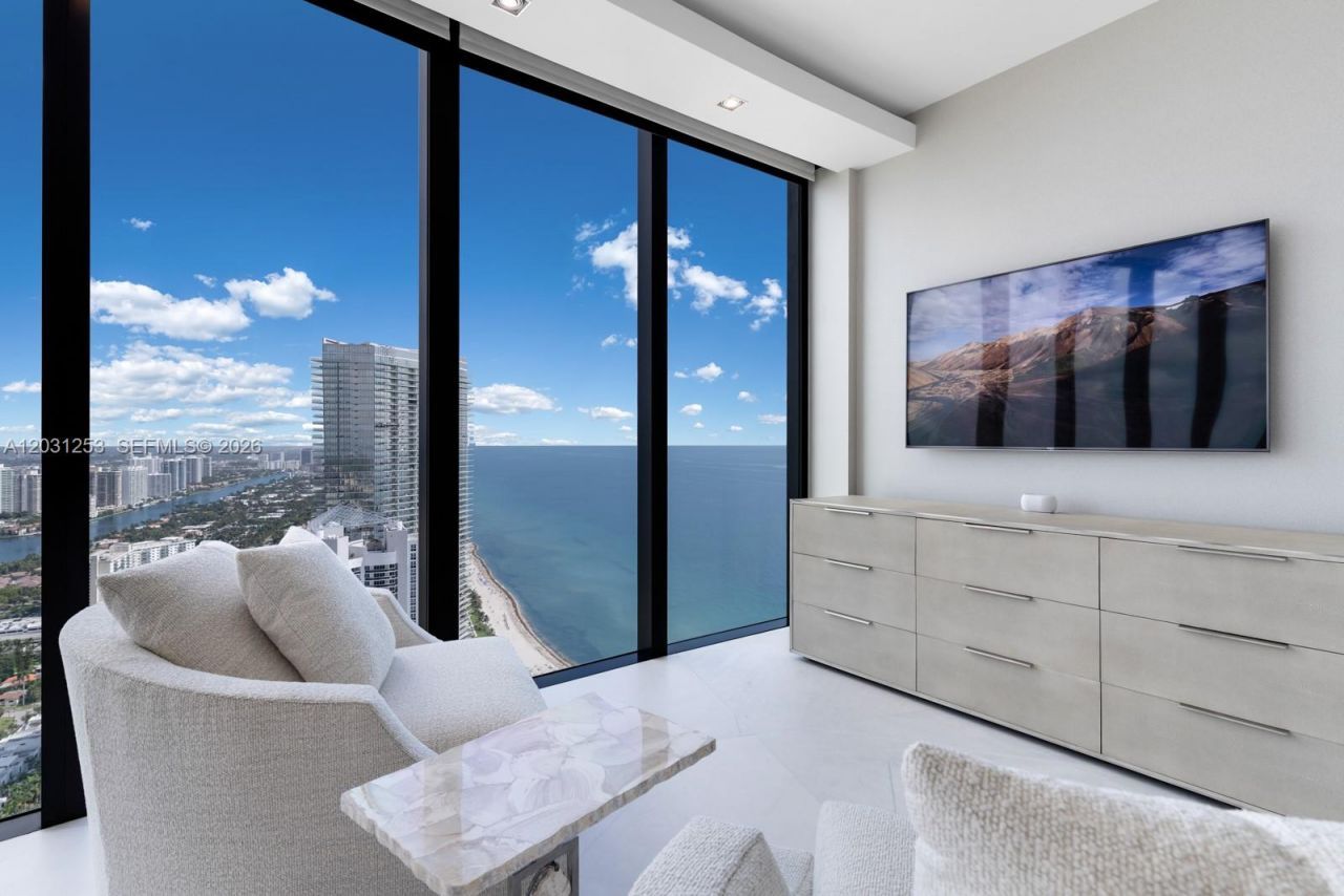 18555 Collins Ave , Unit 4405, Sunny Isles Beach, FL 33160 Photo