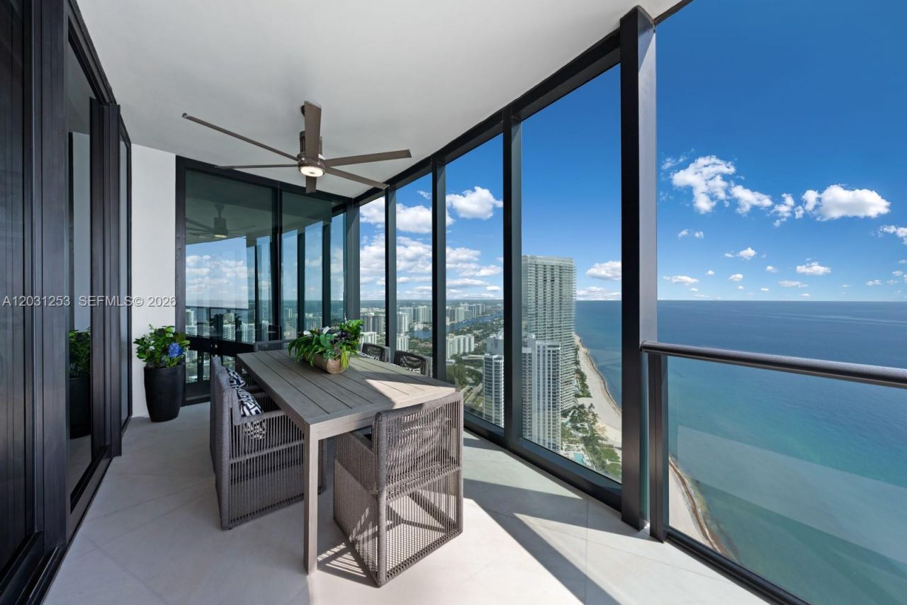18555 Collins Ave , Unit 4405, Sunny Isles Beach, FL 33160 Photo