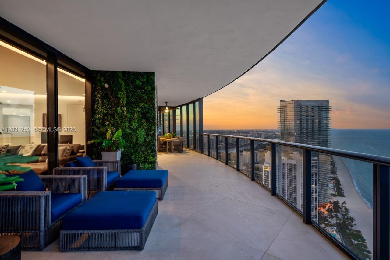 18555 Collins Ave , Unit 4405, Sunny Isles Beach, FL 33160 Photo