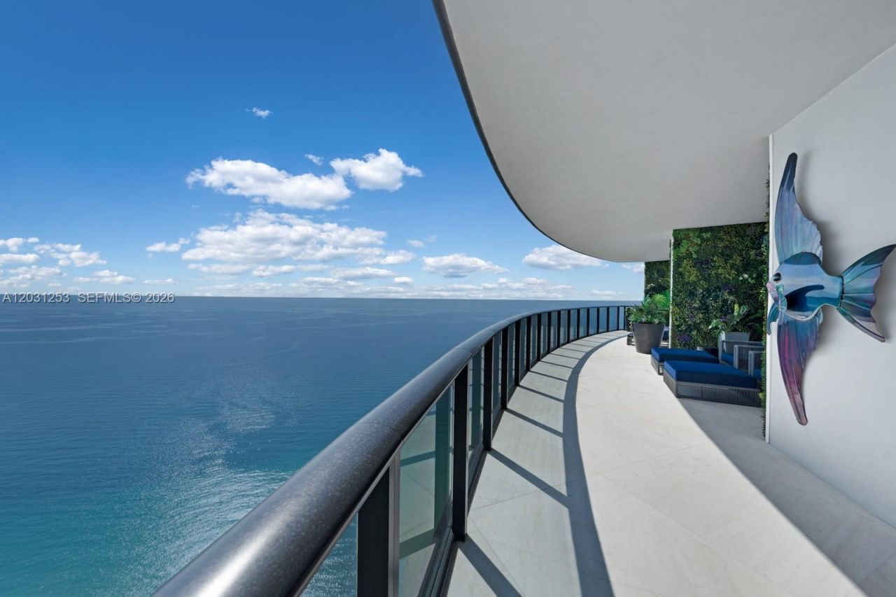 18555 Collins Ave , Unit 4405, Sunny Isles Beach, FL 33160 Photo