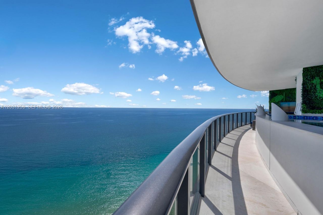 18555 Collins Ave , Unit 4405, Sunny Isles Beach, FL 33160 Photo