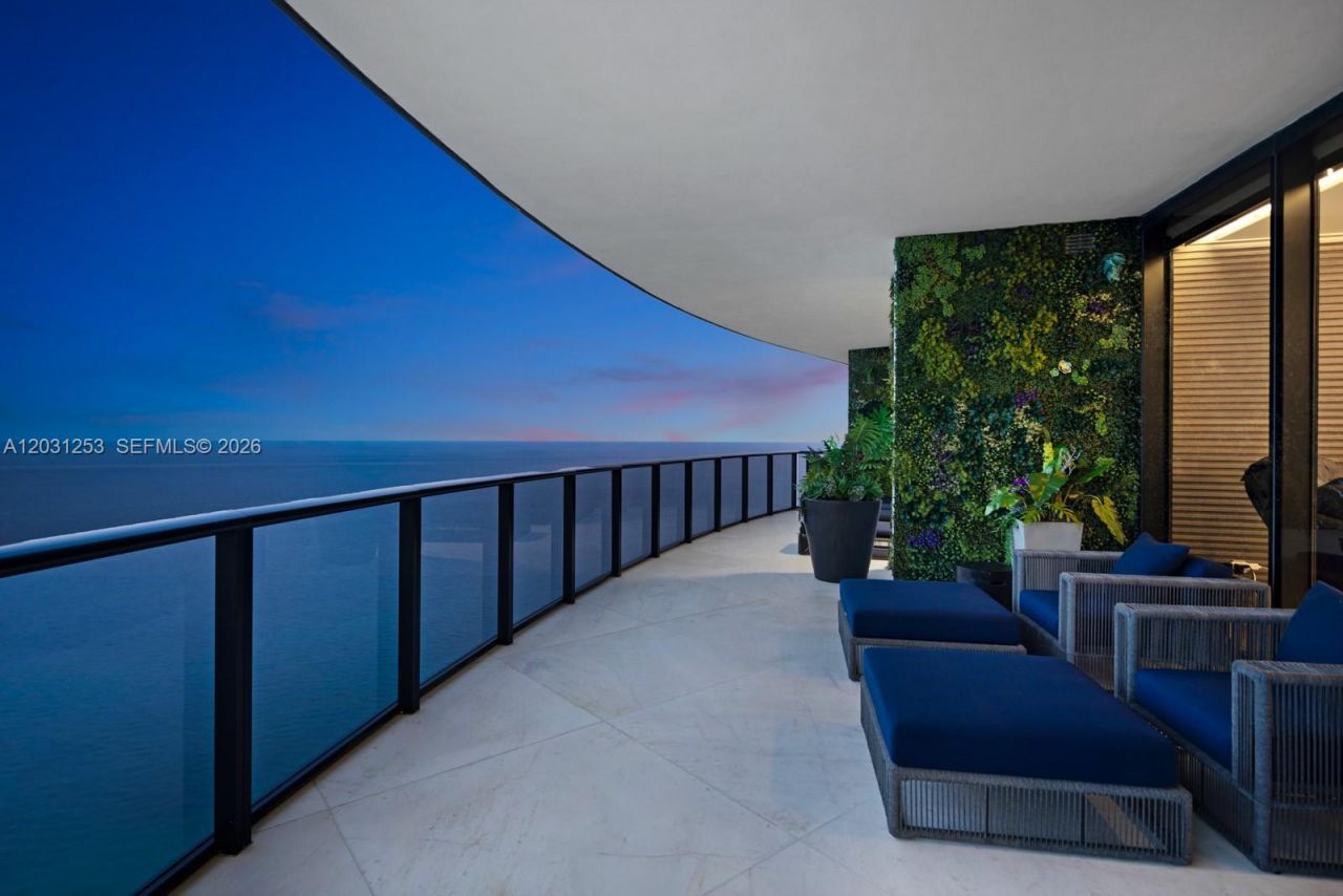 18555 Collins Ave , Unit 4405, Sunny Isles Beach, FL 33160 Photo