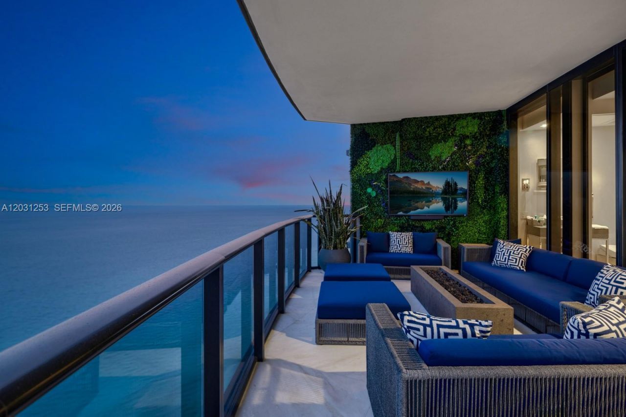 18555 Collins Ave , Unit 4405, Sunny Isles Beach, FL 33160 Photo