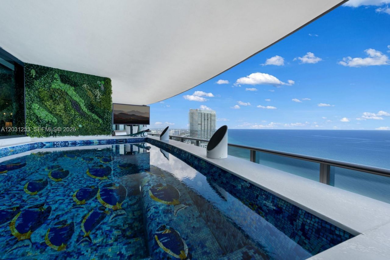 18555 Collins Ave , Unit 4405, Sunny Isles Beach, FL 33160 Photo