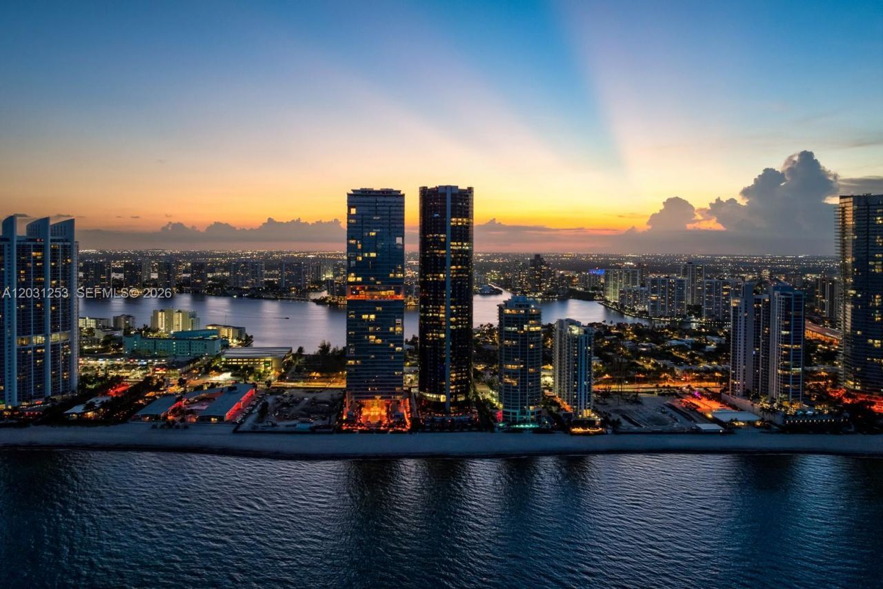 18555 Collins Ave , Unit 4405, Sunny Isles Beach, FL 33160 Photo