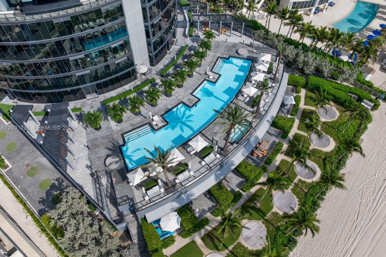 18555 Collins Ave , Unit 4405, Sunny Isles Beach, FL 33160 Photo