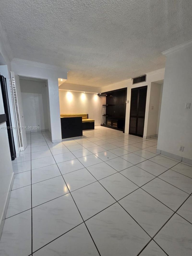 16909 N Bay Rd , Unit 321, Sunny Isles Beach, FL 33160 Photo