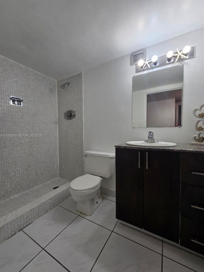 16909 N Bay Rd , Unit 321, Sunny Isles Beach, FL 33160 Photo