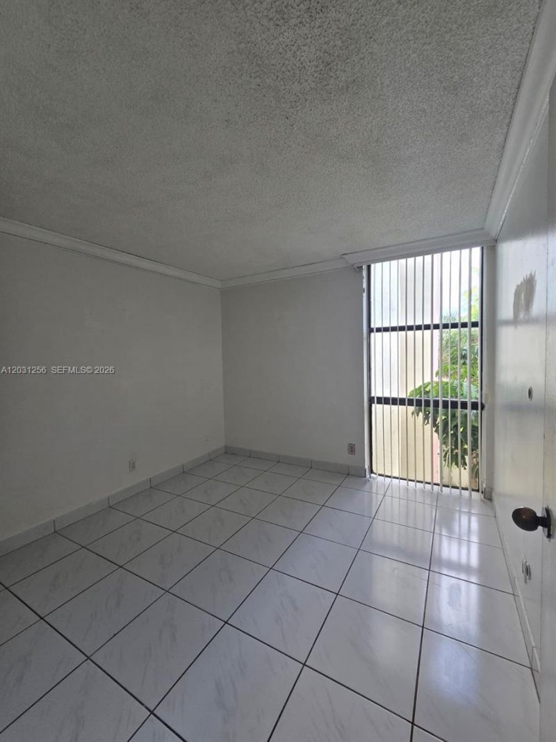 16909 N Bay Rd , Unit 321, Sunny Isles Beach, FL 33160 Photo