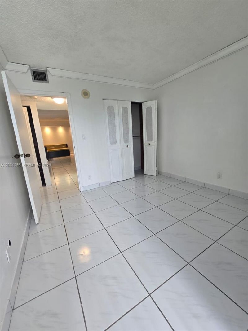 16909 N Bay Rd , Unit 321, Sunny Isles Beach, FL 33160 Photo