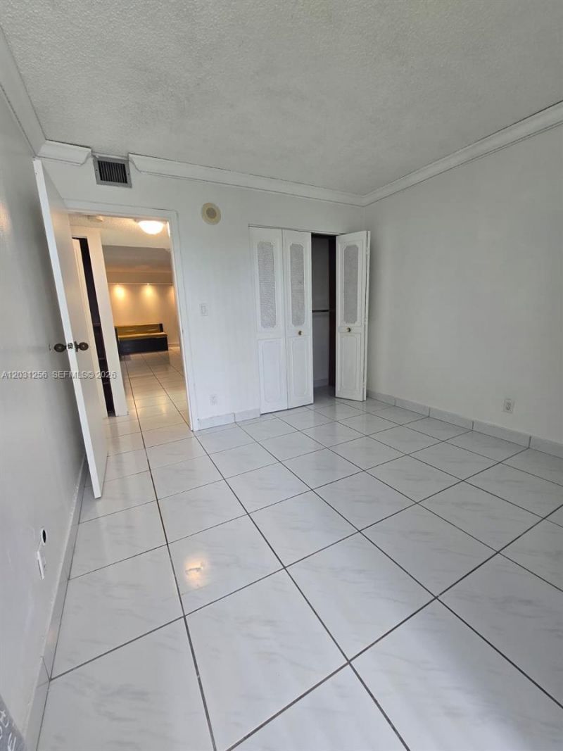 16909 N Bay Rd , Unit 321, Sunny Isles Beach, FL 33160 Photo