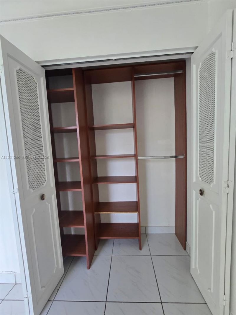 16909 N Bay Rd , Unit 321, Sunny Isles Beach, FL 33160 Photo