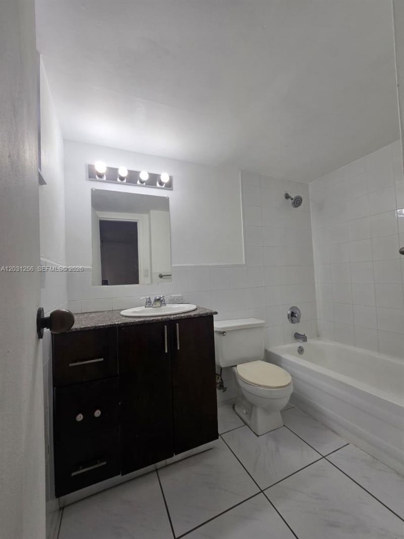 16909 N Bay Rd , Unit 321, Sunny Isles Beach, FL 33160 Photo